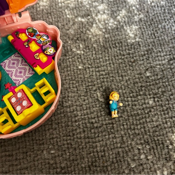 Polly Pocket Llama Wristlet - Picture 5 of 5